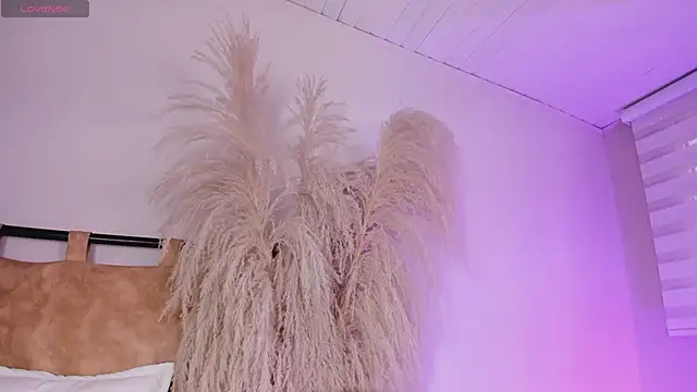 Snapshot of ariana_rosse__ chatting on 01-21-25, 03:43 ariana rosse   online show from 01-21-25, 03:43