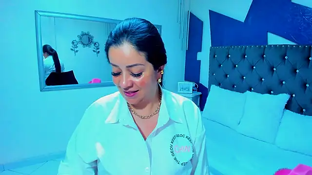 Brenda sotoo online show from 12-23-24, 01:18