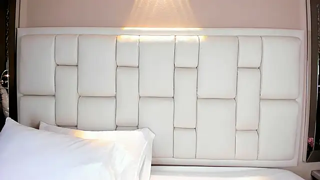 AvyMilton online show from 02-11-26, 11:43