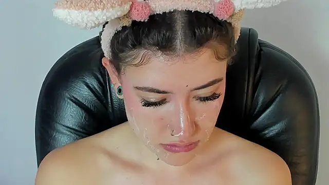 melody suarez online show from 03-17-25, 02:19