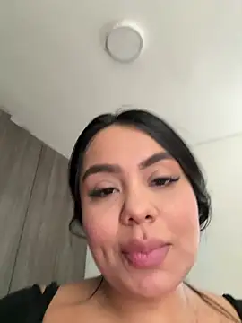 Snapshot of valeria2019hot chatting on 03-04-25, 08:38 valeria2019hot online show from 03-04-25, 08:38