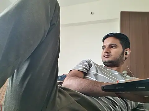 Snapshot of Jonrobinso chatting on 05-09-26, 04:49 Jonrobinso online show from 05-09-26, 04:49