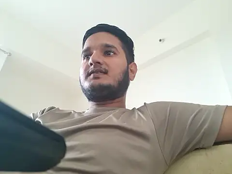 Snapshot of Jonrobinso chatting on 07-01-26, 06:03 Jonrobinso online show from 07-01-26, 06:03