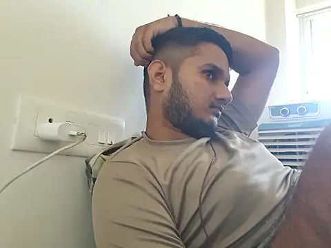 Snapshot of Jonrobinso chatting on 06-19-26, 11:38 Jonrobinso online show from 06-19-26, 11:38