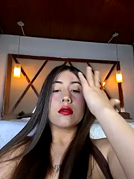 Snapshot of Maralains chatting on 05-18-26, 07:24 Maralains online show from 05-18-26, 07:24