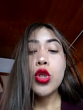 Snapshot of Maralains chatting on 05-05-26, 05:43 Maralains online show from 05-05-26, 05:43