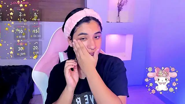 Snapshot of BonnieTaylor0 chatting on 03-21-25, 03:33 BonnieTaylor0 online show from 03-21-25, 03:33