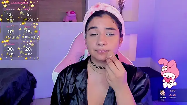 Snapshot of BonnieTaylor0 chatting on 03-14-25, 03:15 BonnieTaylor0 online show from 03-14-25, 03:15