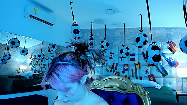 MelaniieRoux online show from 07-11-26, 07:36