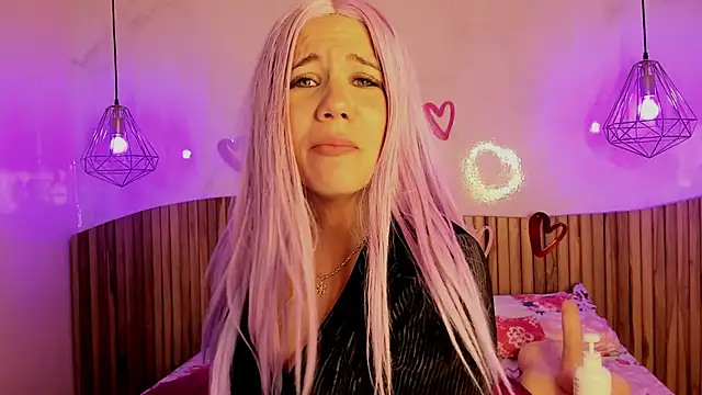 Snapshot of MelaniieRoux chatting on 02-16-25, 07:38 MelaniieRoux online show from 02-16-25, 07:38