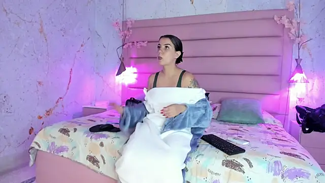 MelaniieRoux online show from 11-25-25, 07:47