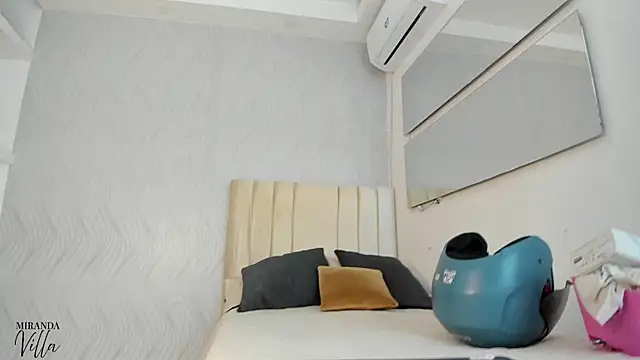 miranda villa online show from 03-31-26, 12:18