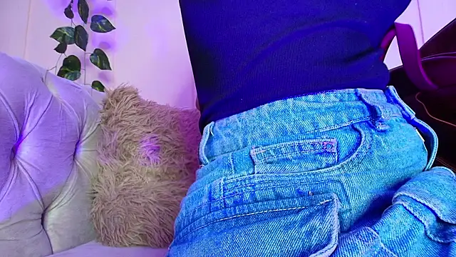 miranda villa online show from 02-19-26, 12:57