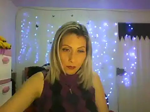 Snapshot of alixia81 chatting on 02-11-25, 12:17 alixia81 online show from 02-11-25, 12:17