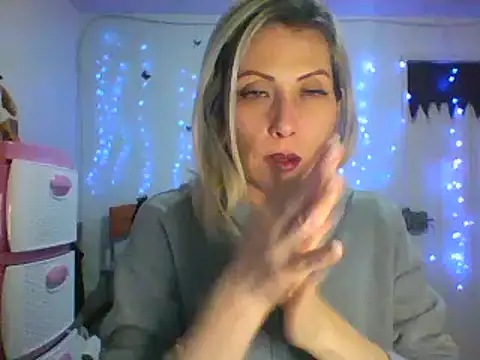 Snapshot of alixia81 chatting on 02-20-25, 11:32 alixia81 online show from 02-20-25, 11:32