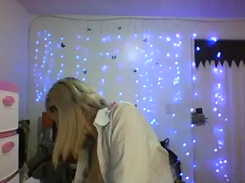 Snapshot of alixia81 chatting on 03-11-25, 09:56 alixia81 online show from 03-11-25, 09:56
