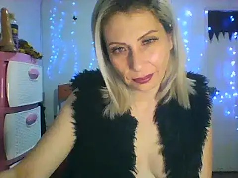 Snapshot of alixia81 chatting on 02-17-25, 04:31 alixia81 online show from 02-17-25, 04:31