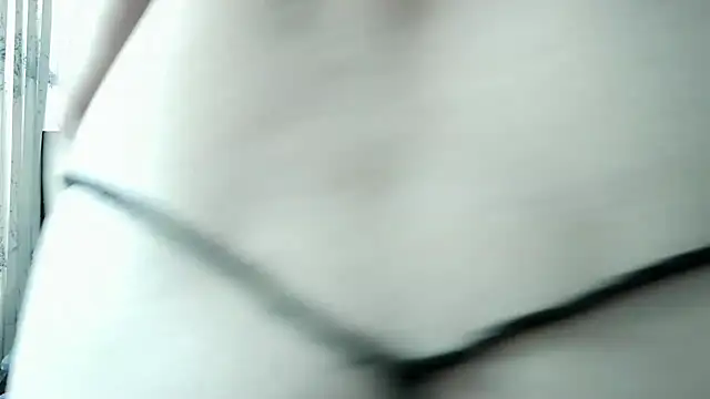 Snapshot of alixia81 chatting on 05-28-26, 10:04 alixia81 online show from 05-28-26, 10:04