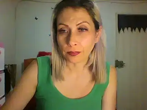 Snapshot of alixia81 chatting on 03-16-25, 03:25 alixia81 online show from 03-16-25, 03:25