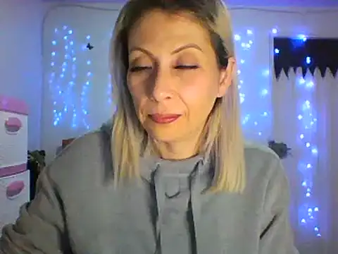 Snapshot of alixia81 chatting on 03-10-25, 02:50 alixia81 online show from 03-10-25, 02:50