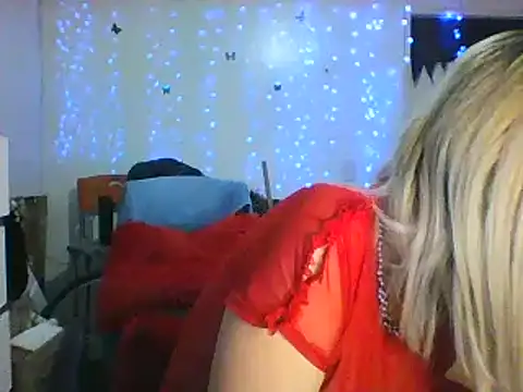 Snapshot of alixia81 chatting on 03-19-25, 02:16 alixia81 online show from 03-19-25, 02:16
