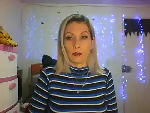 Snapshot of alixia81 chatting on 02-12-25, 10:37 alixia81 online show from 02-12-25, 10:37