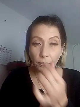Snapshot of alixia81 chatting on 10-09-25, 10:43 alixia81 online show from 10-09-25, 10:43