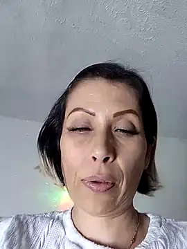 Snapshot of alixia81 chatting on 10-03-25, 11:28 alixia81 online show from 10-03-25, 11:28