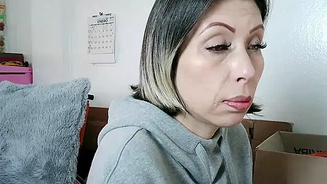 alixia81 online show from 01-18-26, 02:31