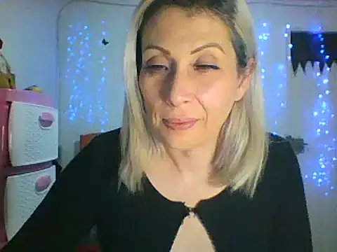 Snapshot of alixia81 chatting on 02-18-25, 11:41 alixia81 online show from 02-18-25, 11:41