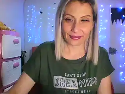 Snapshot of alixia81 chatting on 03-01-25, 02:15 alixia81 online show from 03-01-25, 02:15