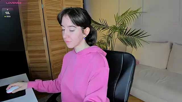 Belle Via online show from 02-28-25, 05:26