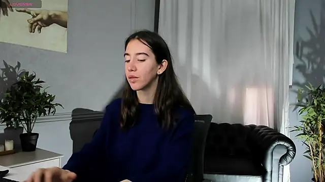 Belle Via online show from 09-14-25, 05:52