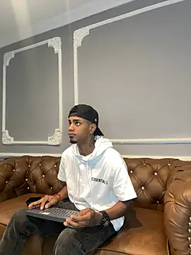 Snapshot of AaronCruz_ chatting on 02-28-25, 12:42 AaronCruz  online show from 02-28-25, 12:42
