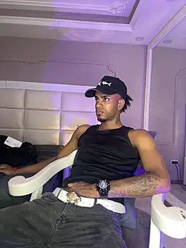 Snapshot of AaronCruz_ chatting on 02-17-25, 02:38 AaronCruz  online show from 02-17-25, 02:38