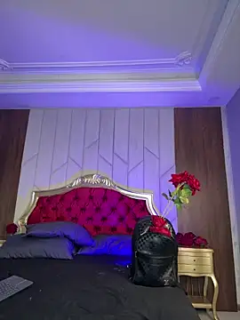 AaronCruz  online show from 12-19-25, 12:03