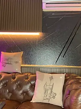 AaronCruz  online show from 02-11-26, 01:27