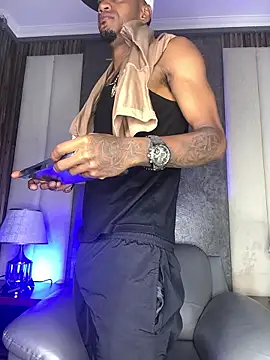 AaronCruz  online show from 01-06-26, 07:51