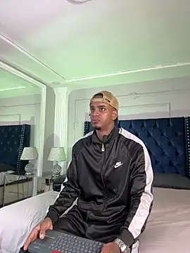 AaronCruz  online show from 03-08-26, 02:04