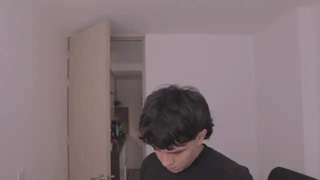 Snapshot of Tony_Hoffa chatting on 11-10-25, 08:36 Tony Hoffa online show from 11-10-25, 08:36