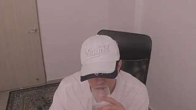 Snapshot of Tony_Hoffa chatting on 09-21-25, 06:57 Tony Hoffa online show from 09-21-25, 06:57