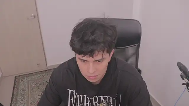 Snapshot of Tony_Hoffa chatting on 10-26-25, 05:57 Tony Hoffa online show from 10-26-25, 05:57