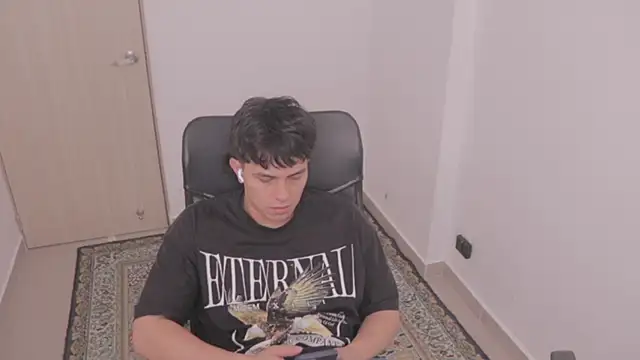 Snapshot of Tony_Hoffa chatting on 09-16-25, 05:36 Tony Hoffa online show from 09-16-25, 05:36