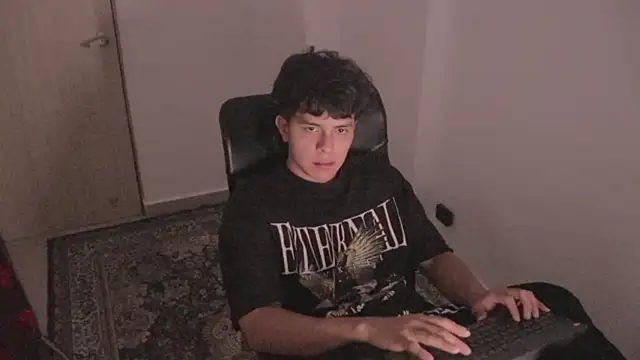 Snapshot of Tony_Hoffa chatting on 12-23-25, 12:11 Tony Hoffa online show from 12-23-25, 12:11