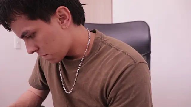 Snapshot of Tony_Hoffa chatting on 03-13-25, 06:23 Tony Hoffa online show from 03-13-25, 06:23