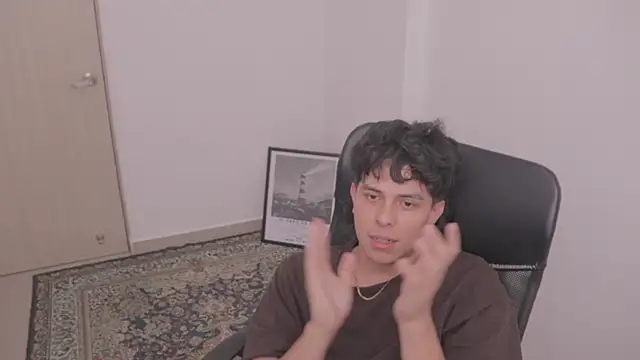 Snapshot of Tony_Hoffa chatting on 12-19-25, 08:11 Tony Hoffa online show from 12-19-25, 08:11