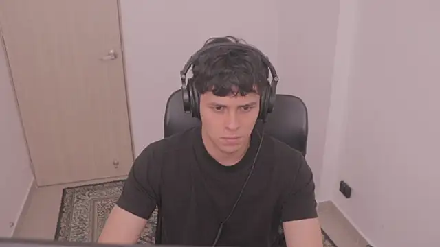 Snapshot of Tony_Hoffa chatting on 09-14-25, 04:29 Tony Hoffa online show from 09-14-25, 04:29