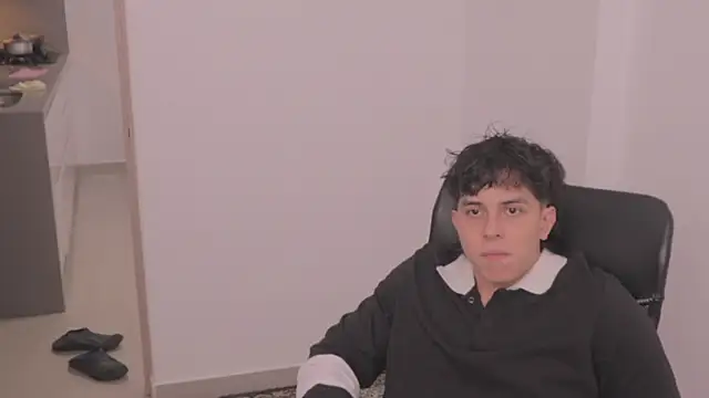 Snapshot of Tony_Hoffa chatting on 11-13-25, 06:56 Tony Hoffa online show from 11-13-25, 06:56