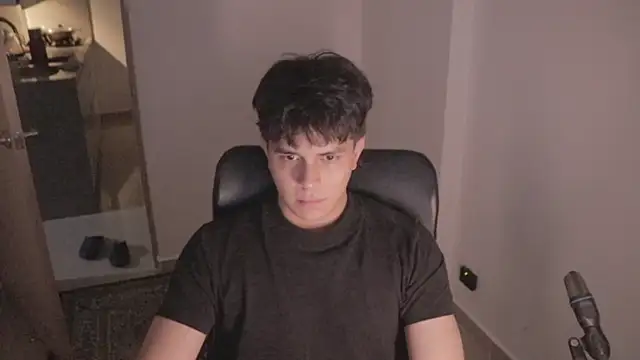 Snapshot of Tony_Hoffa chatting on 09-26-25, 12:39 Tony Hoffa online show from 09-26-25, 12:39