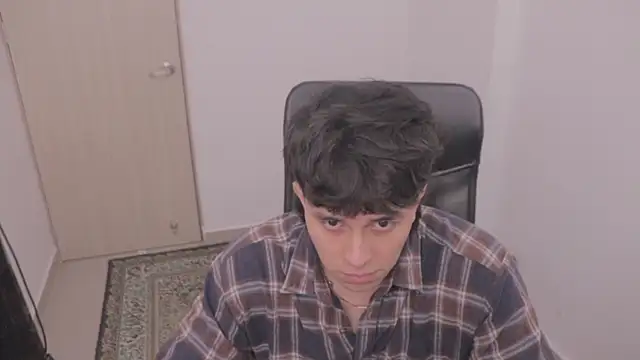 Snapshot of Tony_Hoffa chatting on 11-08-25, 05:05 Tony Hoffa online show from 11-08-25, 05:05